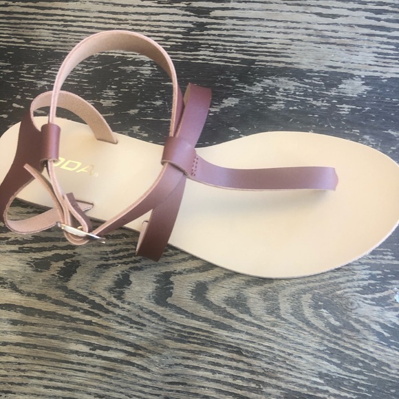 Sandal - Picture 4 of 4